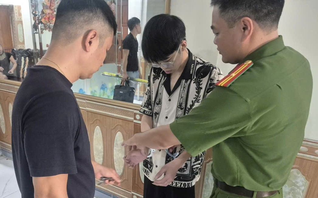 Công an xã Mao Điền qua kiểm tra phát hiện ổ ma túy